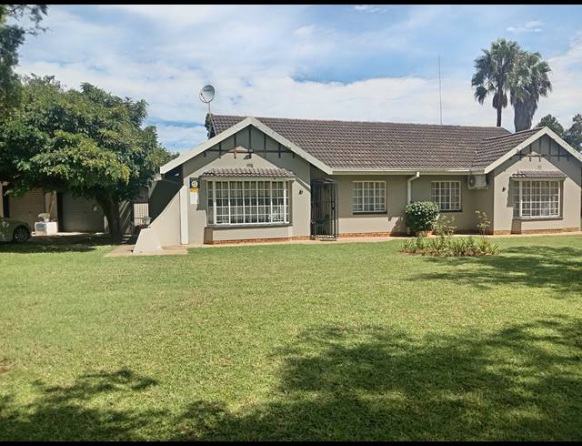 3 BEDROOM FREESTANDING FOR SALE IN STILFONTEIN EXT 4